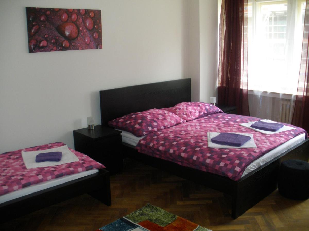 Apartments Tronicek Praha Bagian luar foto